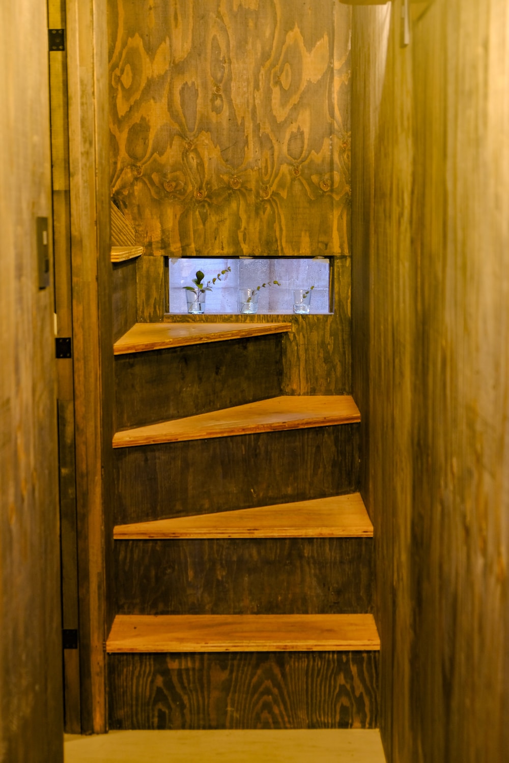 雨音茶寮 木造樓梯