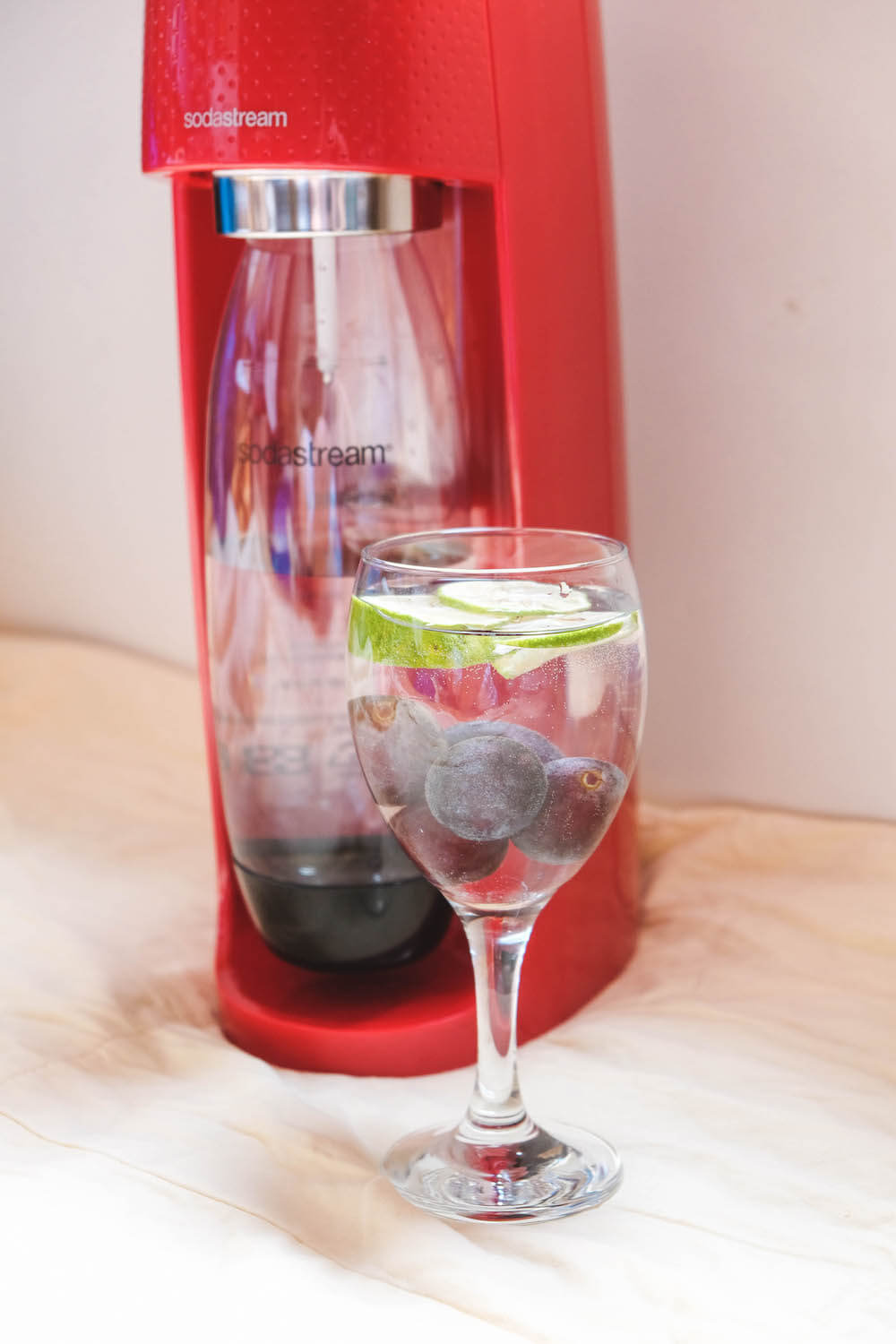 お家カフェ自製氣泡飲！輕鬆按壓「sodastream氣泡水機」製作夏季氣泡水果飲
