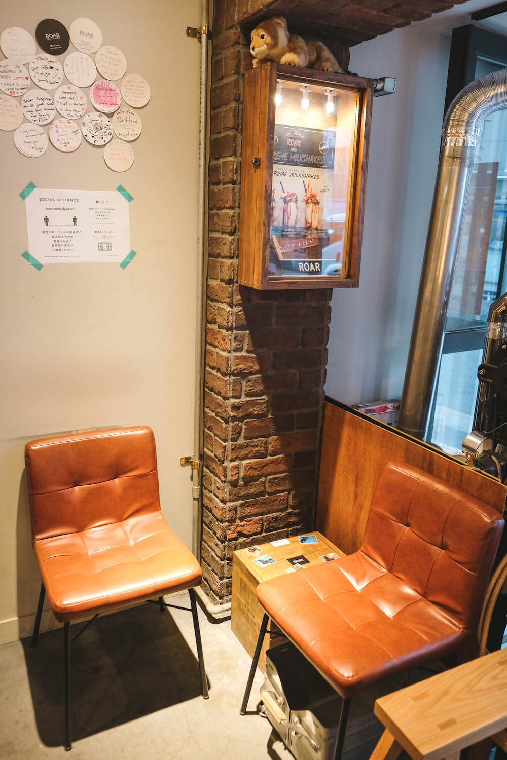 東京八丁堀「Roar coffeehouse Roastery」｜街角的彩虹拉花咖啡廳＆手烤棉花糖10