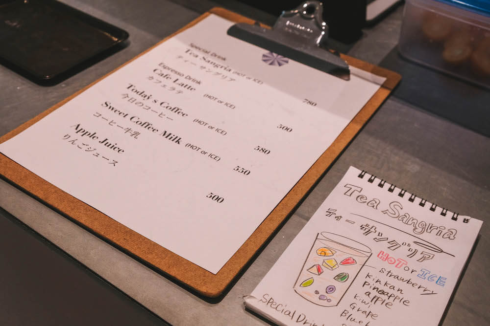 東京台場・ARTBAY CAFE｜藝術與咖啡交融，摩天輪下的白色半露天玻璃屋