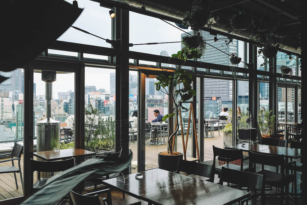 日劇《前男友的遺書》屋上咖啡取景地：東新宿格蘭貝爾飯店「roof top bar & terrace G」