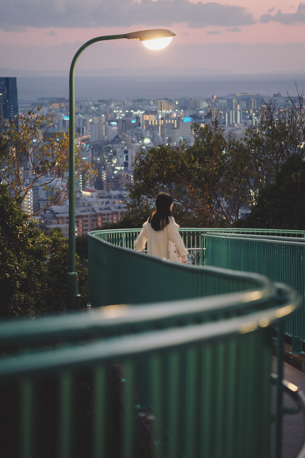 神戶「維納斯橋」：諏訪山公園私藏免費展望台，眺望神戶塔夕陽＆海港夜景56