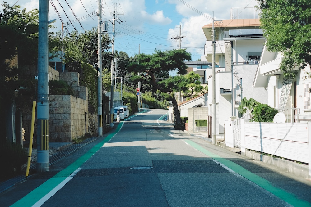 《螢火蟲之墓》防空洞取景地：兵庫縣西宮苦樂園口「Niteko池」＆西宮震災記念碑公園