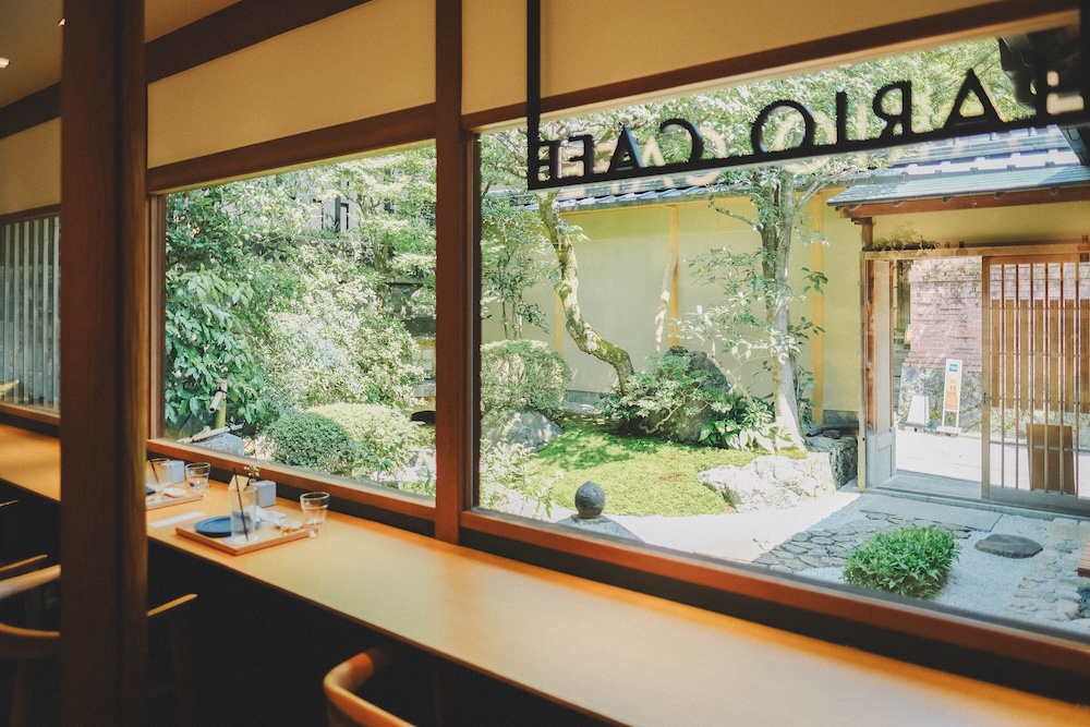 HARIO CAFE 京都店：藏身石塀小路，日本百年玻璃品牌「HARIO」旗下質感庭園咖啡店