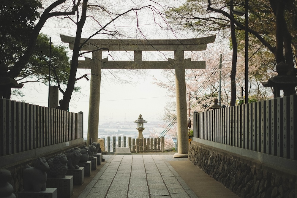 保久良神社:神戶岡本後山秘境,春季枝垂櫻&動畫電影《鈴芽之旅》取景地