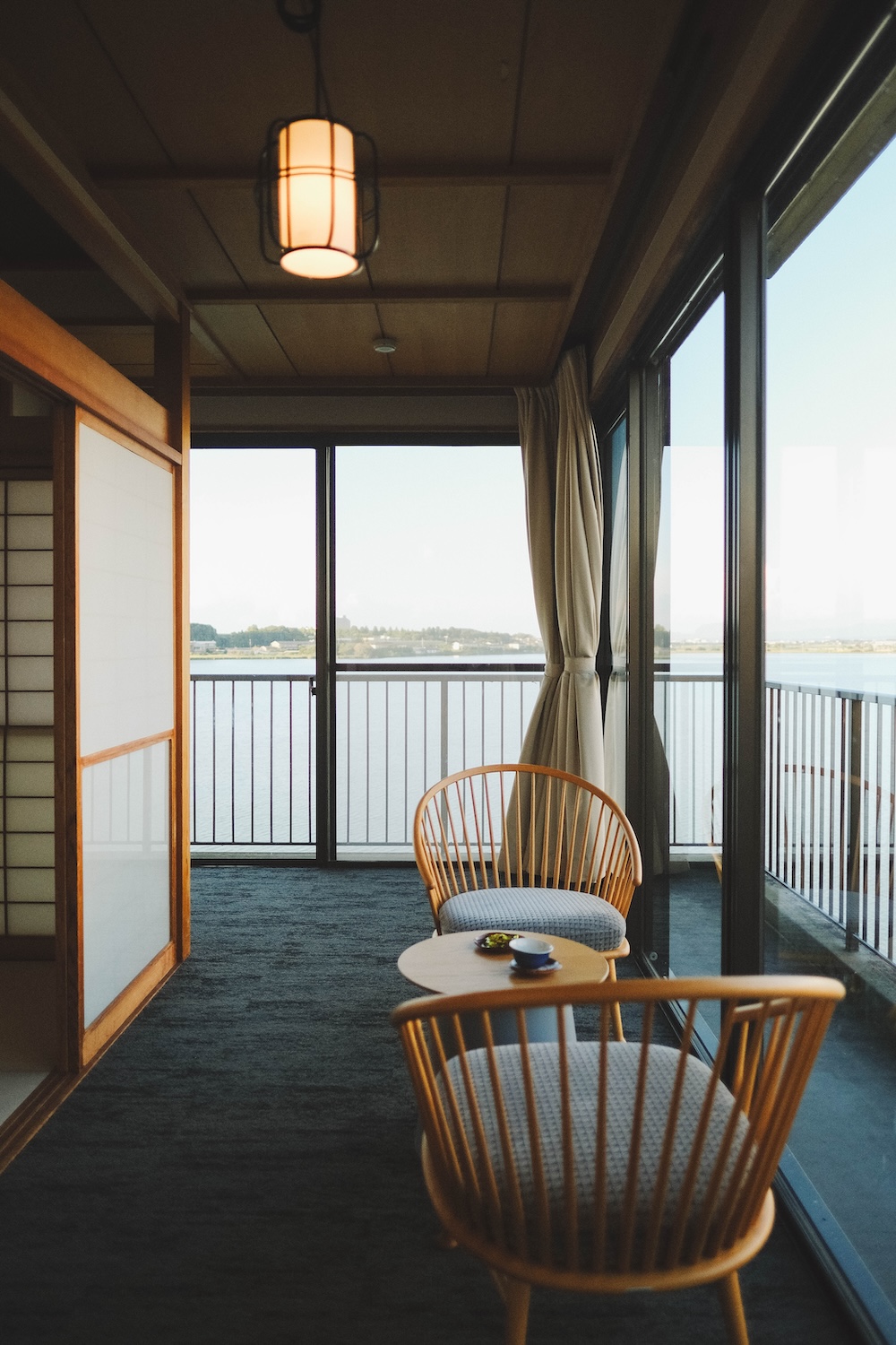 石川片山津溫泉：最古溫泉旅館「湖畔の宿 森本」／柴山瀉絕景「愛染寺」／人氣麵包坊「HIKARU BACKERY」／咖啡專門店「mie coffee」／谷口吉生設計總湯156