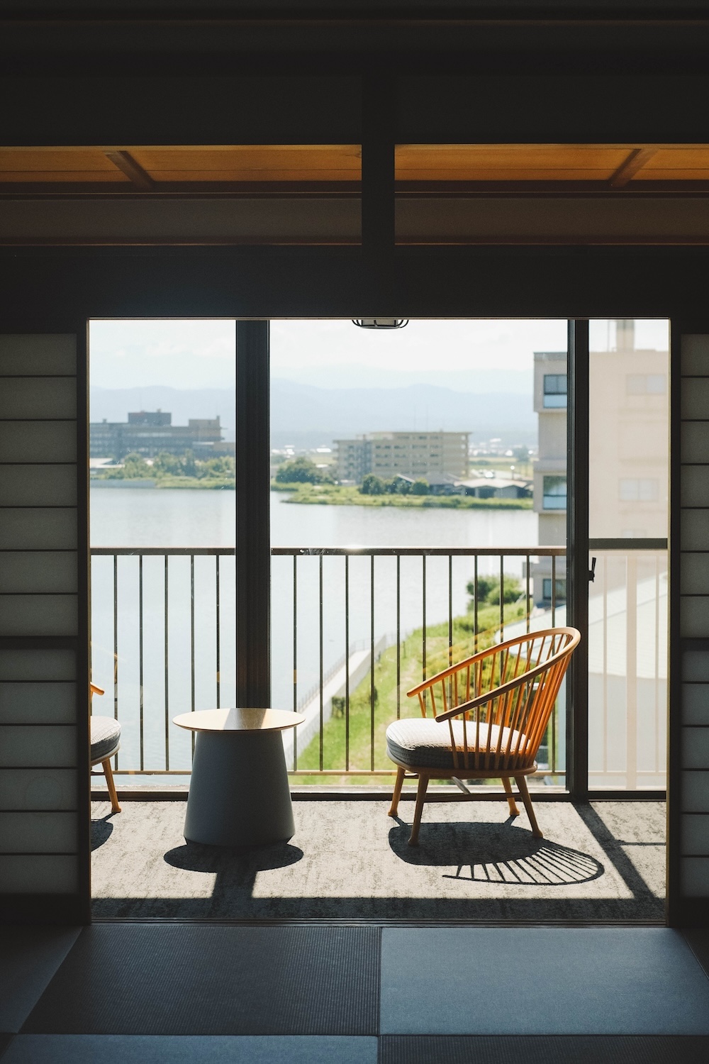 石川片山津溫泉：最古溫泉旅館「湖畔の宿 森本」／柴山瀉絕景「愛染寺」／人氣麵包坊「HIKARU BACKERY」／咖啡專門店「mie coffee」／谷口吉生設計總湯218