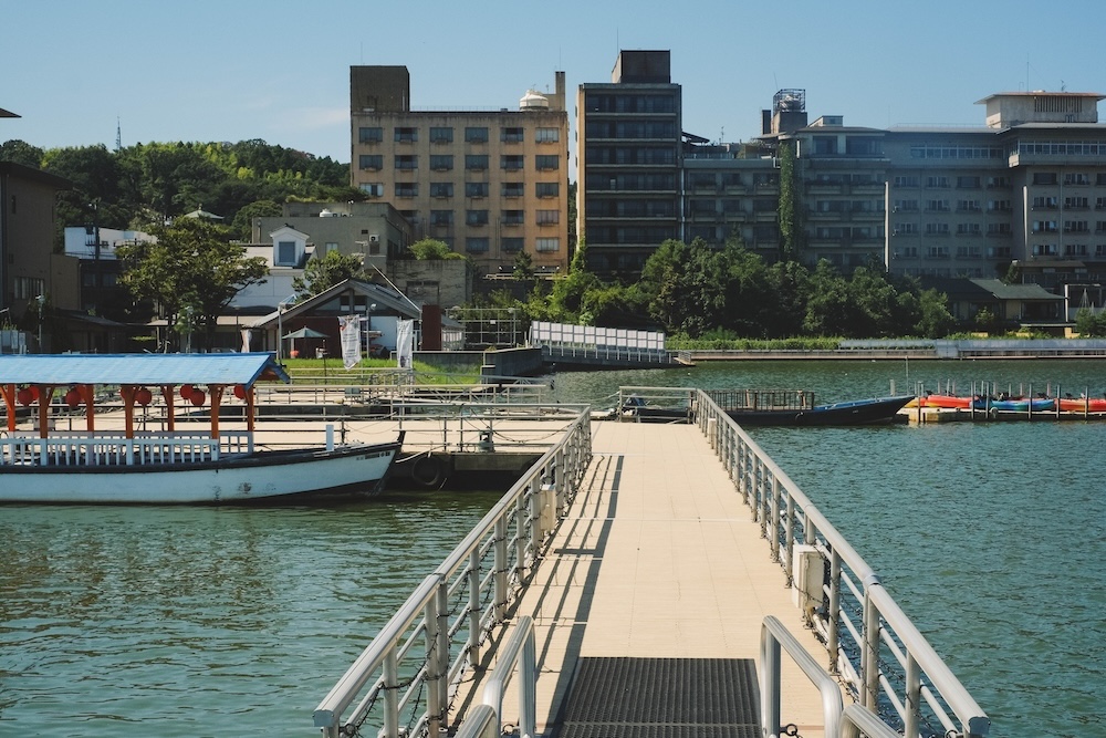 石川片山津溫泉：最古溫泉旅館「湖畔の宿 森本」／柴山瀉絕景「愛染寺」／人氣麵包坊「HIKARU BACKERY」／咖啡專門店「mie coffee」／谷口吉生設計總湯227