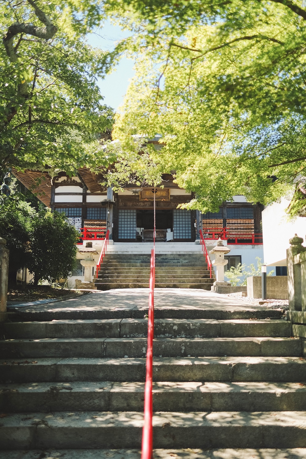 石川片山津溫泉：最古溫泉旅館「湖畔の宿 森本」／柴山瀉絕景「愛染寺」／人氣麵包坊「HIKARU BACKERY」／咖啡專門店「mie coffee」／谷口吉生設計總湯268