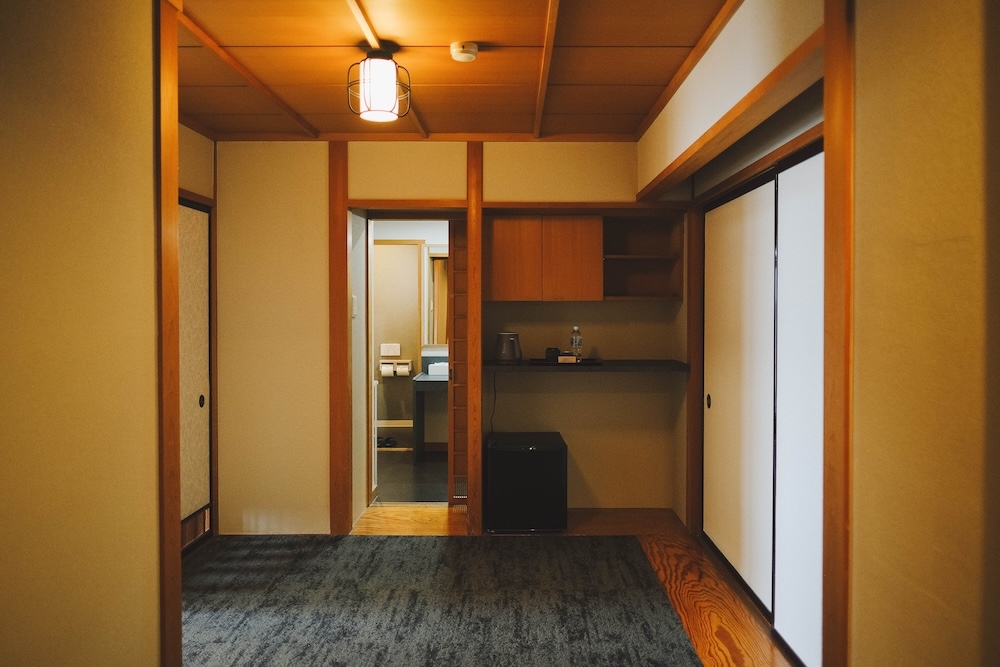 石川片山津溫泉：最古溫泉旅館「湖畔の宿 森本」／柴山瀉絕景「愛染寺」／人氣麵包坊「HIKARU BACKERY」／咖啡專門店「mie coffee」／谷口吉生設計總湯41