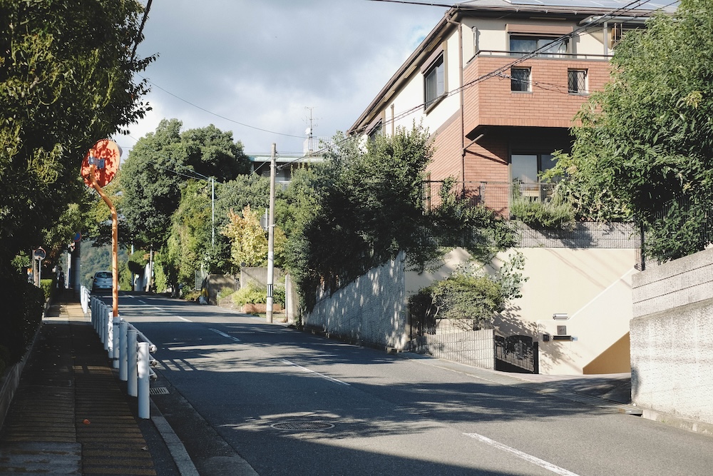 神戶東灘區・坡道散策｜御影以北～鴨子ヶ原・隱藏景觀咖啡店「teqteq」