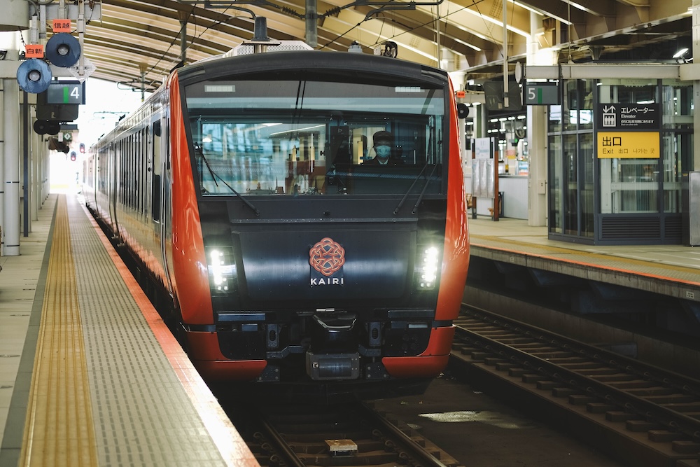 新瀉→鶴岡，搭乘觀光列車「海里」 交通 餐點 伴手禮推薦1