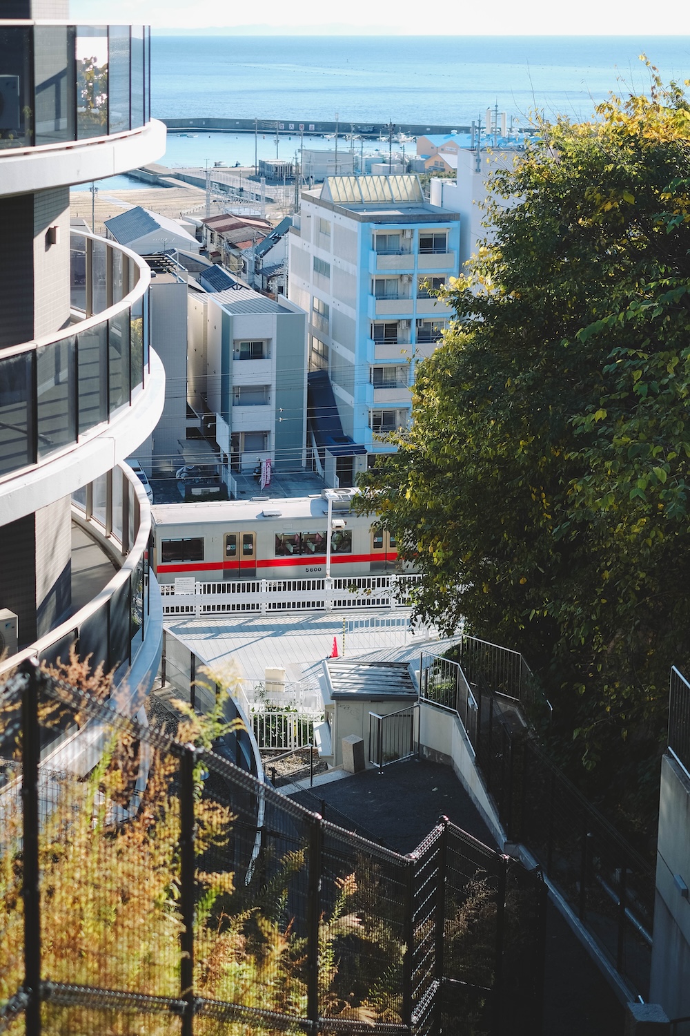 神戶須磨區・坡道散策|須磨海景坡道・山陽電車 x 沙灘絕景